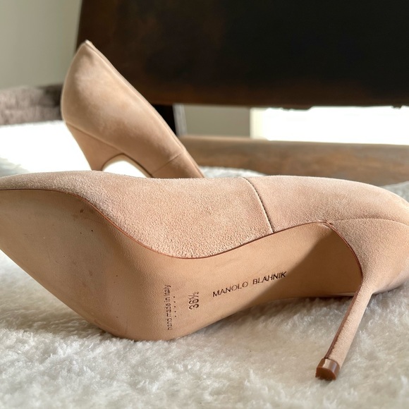 Manolo Blahnik BB Pointed Toe Pump - Picture 3 of 4